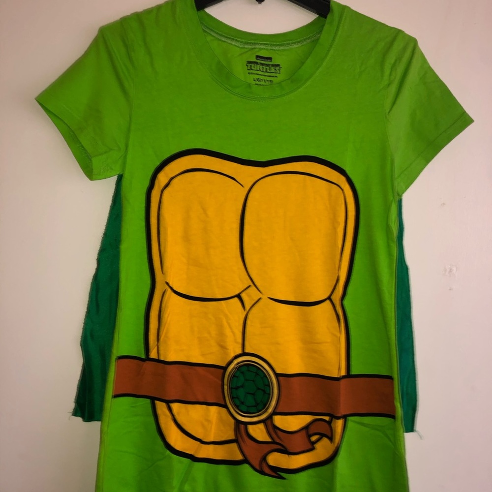 Nickelodeon Ninja Turtle shirt w/ removable cape